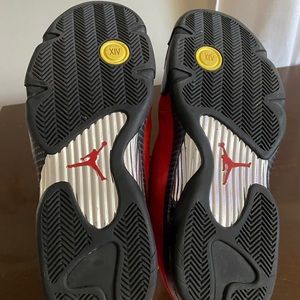 Ferrari 14s size 11